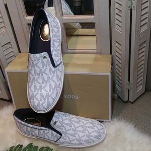 NEW NEW NEW! Michael Kors Keaton signature slip on